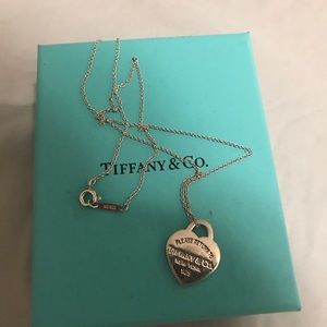 Heart tag necklace